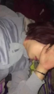 出租屋偷情良家人妻，必须内射她