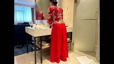 [原创] 即将嫁人的炮友穿着秀禾礼服跟我操